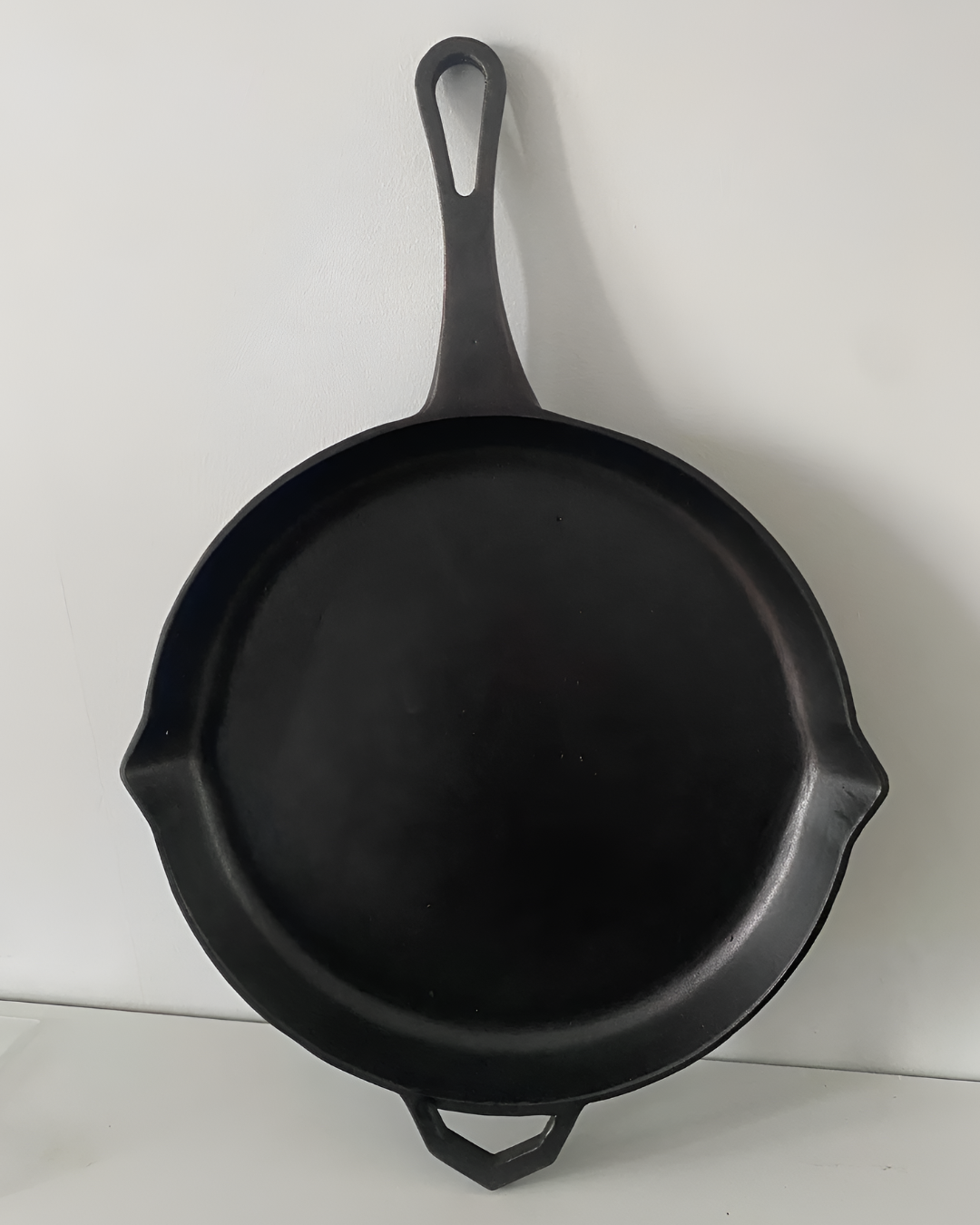 The Ériu Series 1 - Heirloom 29 cm Cast Iron Pan