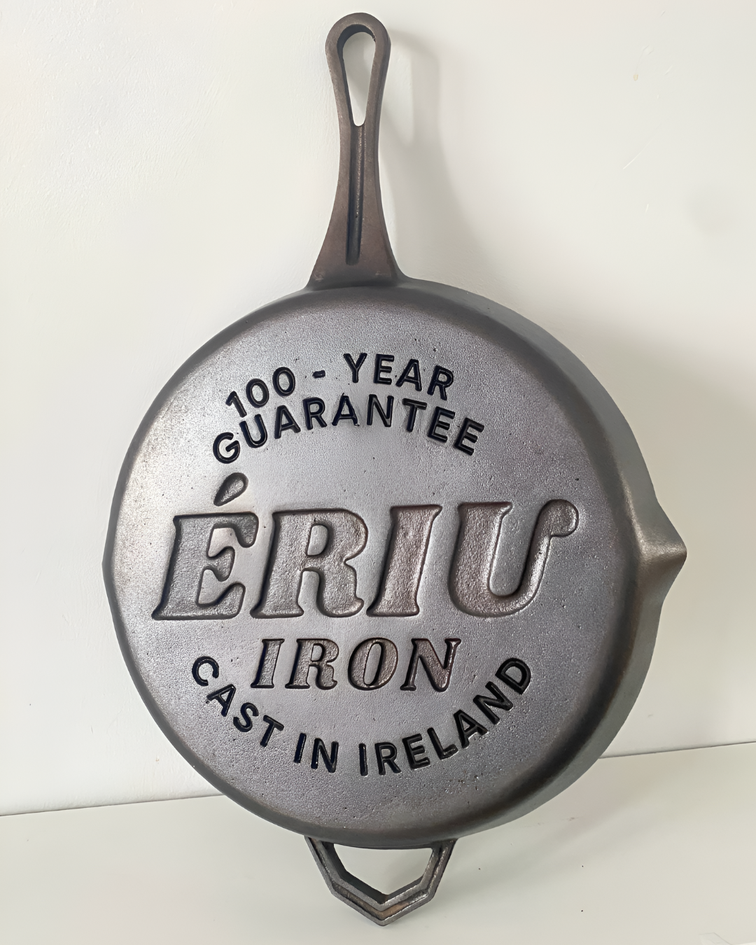 The Ériu Series 1 - Heirloom 29 cm Cast Iron Pan